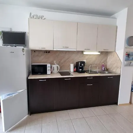 Life Resort- фемили 2 سوزوبول
